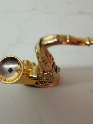 Saxophone-shaped lighter