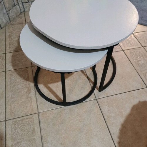 Set of round coffee tables like new, light beige