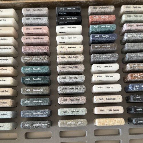 Staron Samsung suitcase with 60 samples like new