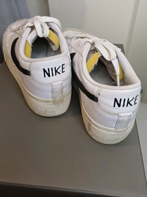Nike athletic shoes used, white, size 40