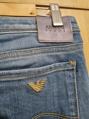 Armani Jean's τζινάκι σωλήνας ελαφρώς μεταχειρισμένο, νούμερο 30