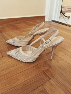 Guy Laroche μπεζ slingback γόβες σαν καινούργιο, μέγεθος 38