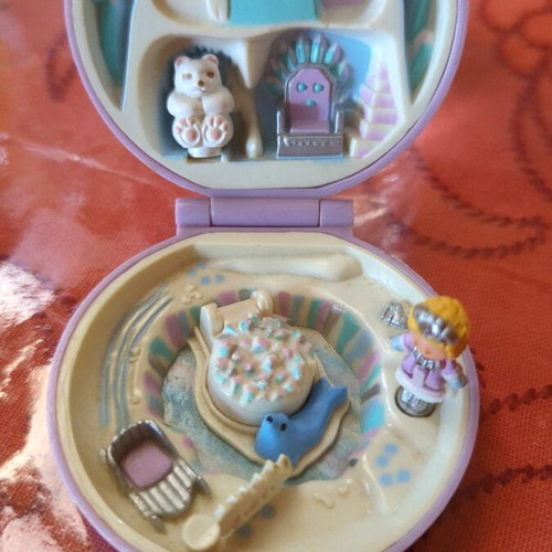 Polly Pocket 1992 Ice Kingdom collectible like new