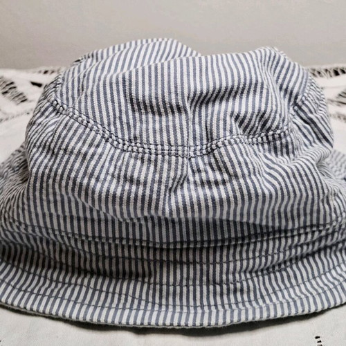 Baby hat striped blue light blue white like new