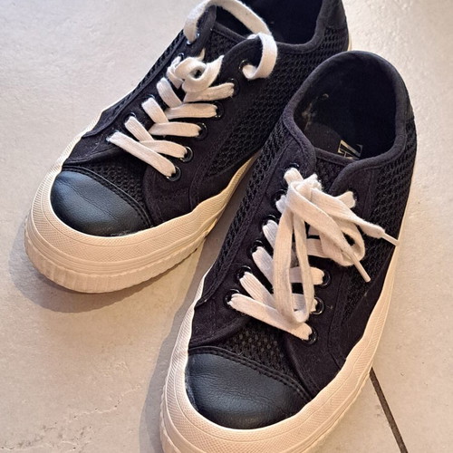 Zara black sneakers with white sole like new, mesh material, size 39