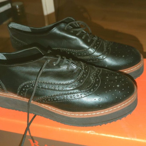 Estil leather shoes black with brown size 39 like new, Oxford style