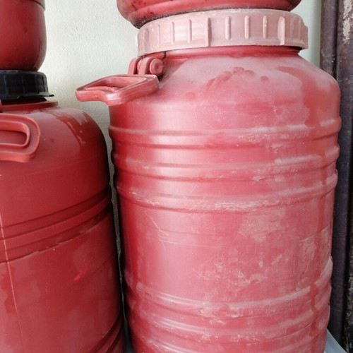 Plastic containers various sizes barrels, pack of 13