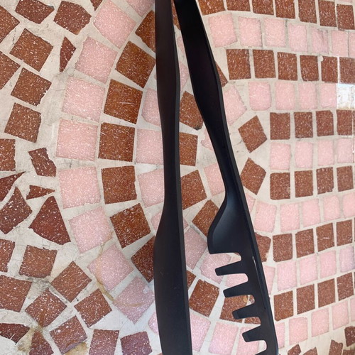 Tupperware tongs new