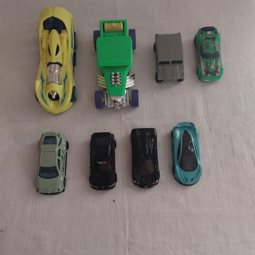 Hotwheels cars used, set of 8