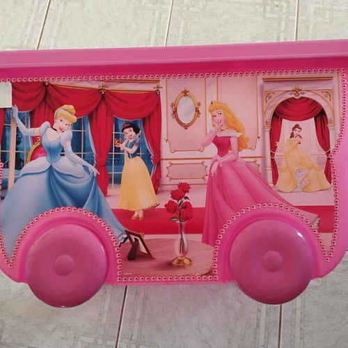 Children's storage box like new with wheels pink