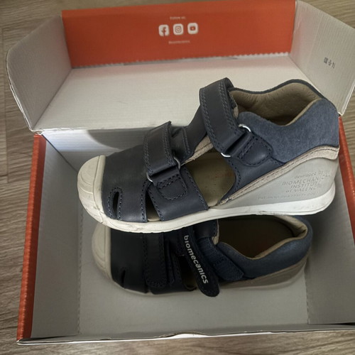 Biomecanics children's sandals used, size 24