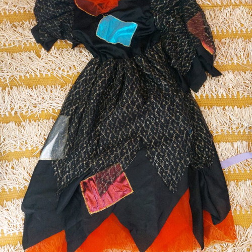 Girl costume like new, size 12 to 14
