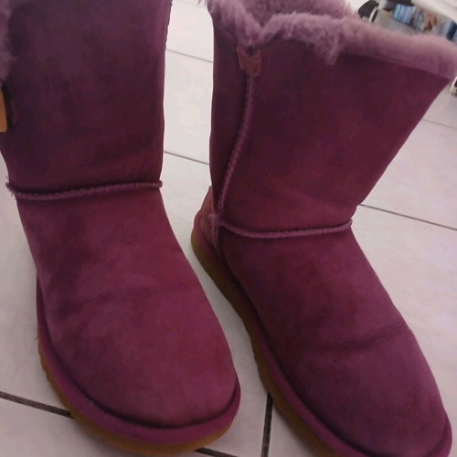 Ugg Mini Bailey boots like new, purple, size 39 with cleaning set