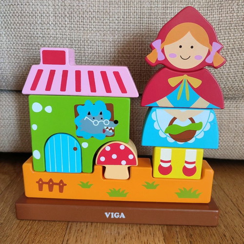 VIGA Magnetic Standing Puzzle Like New, Red Riding Hood Theme