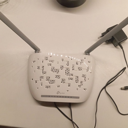 Tp Link ADSL2+ Modem Router like new