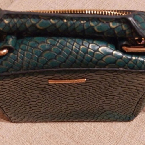 Mexx Fashion crossbody bag like new, emerald green snake texture