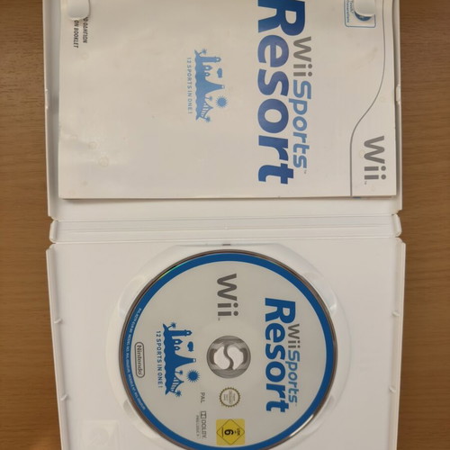 Wii Sports Resort game used, complete in box with manuals