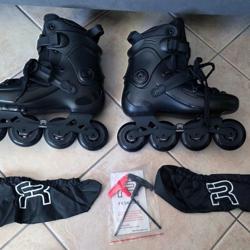 FR FR1 80 Black Inline Roller Skates, size 42