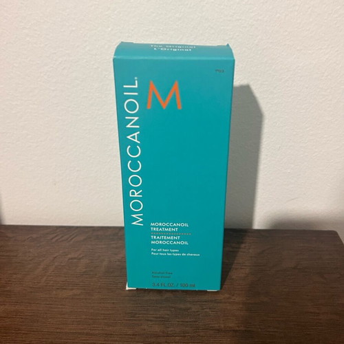 Moroccanoil hair oil box like new, empty