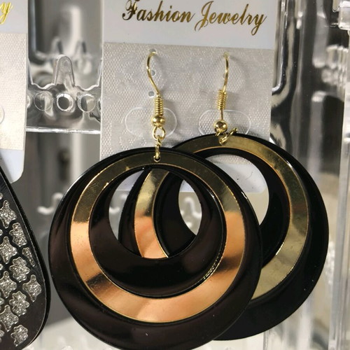 Metal earrings like new, 2 pairs with stainless steel hooks