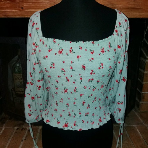 Blouse made of viscose with bell sleeves, like new, turquoise, sizes S M