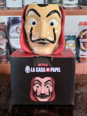 Lá Casa de Papel Netflix mug new