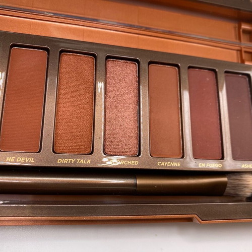 Urban Decay Naked Heat palette like new with box and brush