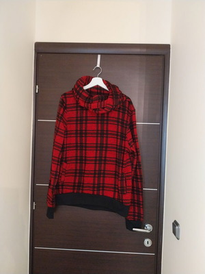 Alcott men's shirt XL like new, black and red