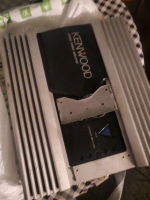 Kenwood amplifier used 4 channels 1200 watt excellent condition