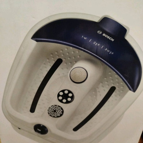 Bosch foot massage bath like new with 3 attachments