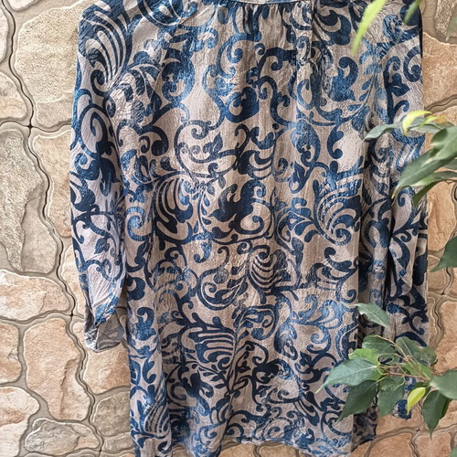 Shirt L/XL like new with blue pattern