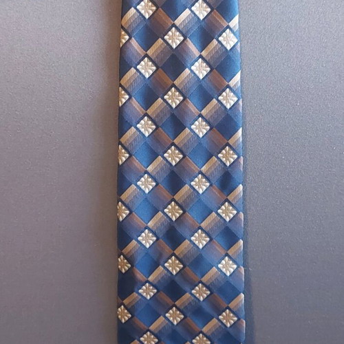 Set of 3 ties in various designs like new