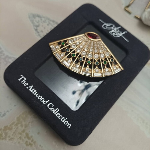 Vintage pin The Attwood Collection used, 24K gold plated