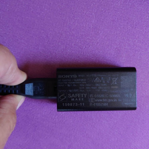 Sony AC-UUE12 charger power adapter for cameras like new