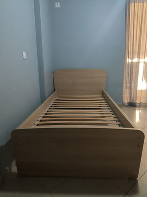 Neoset bed like new, dimensions 90x2