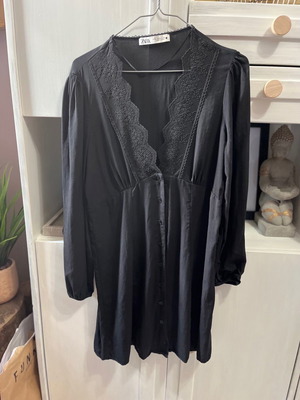 Mini cotton dress Zara new, black with lace effect