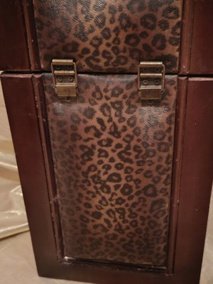 Wooden wine case vintage used