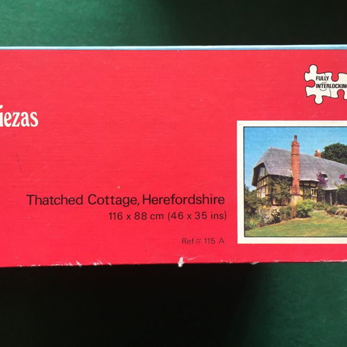 Waddingtons Thatched Cottage, Herefordshire puzzle 3000 pieces used