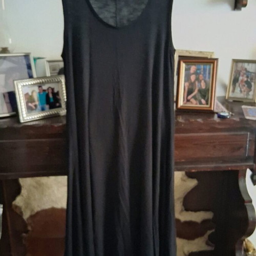 Sleeveless dress black like new