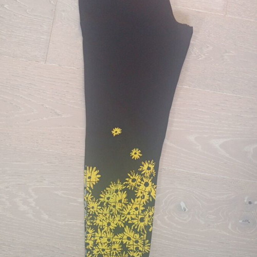 Converse leggings used, black with yellow flowers, size S