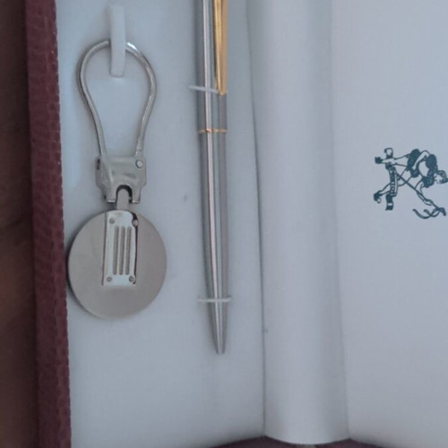 Pierrot gift set pen and keychain new