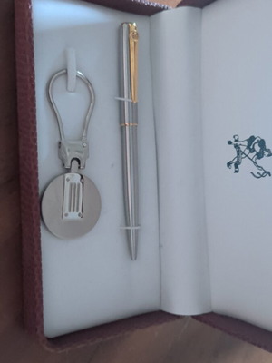 Pierrot gift set pen and keychain new
