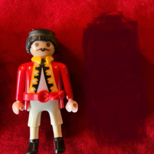 Playmobil 3 figures used, pack