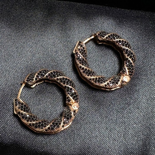 Earrings like new, black and gold