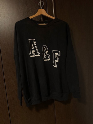 Abercrombie & Fitch sweatshirt XS black with white print like new