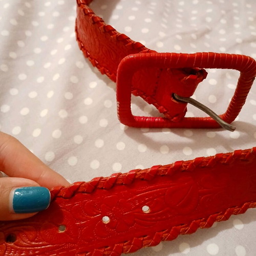 Women’s belt like new, 95cm, deep red