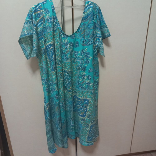 Printed dress like new, airy, green, short and loose