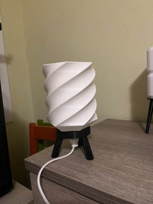 Minimalistic spiral desk lamp new, 3D printed with tripod base