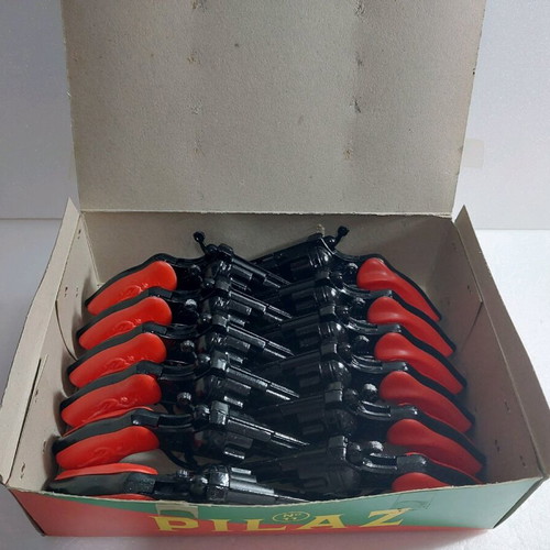 Pilaz 12 iron Greek pistols new, pack