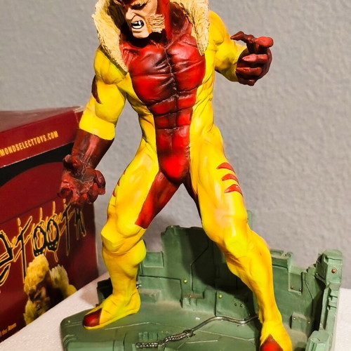 Sabretooth statue from X-Men by Marvel new
